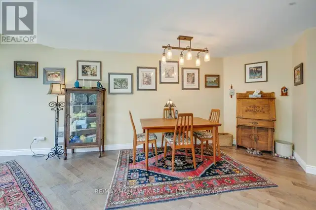 2 - 2366 QUEEN STREET E Toronto (The Beaches), Ontario62866663233539124