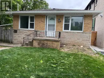 MAIN - 37 NIPIGON AVENUE Toronto (Newtonbrook East), Ontario