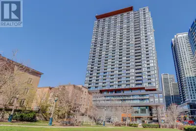 Beautifil 2 Bed+ Den(With Door), 2 Full Bath Condo on higher floor with Stunning views. Zen King Con...