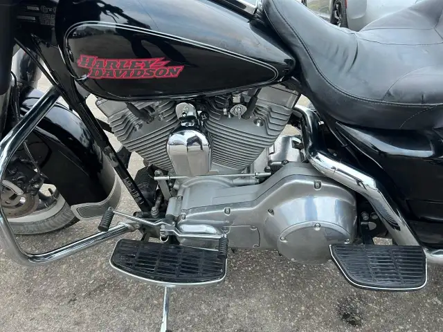 2005 Harley-Davidson FLHT ELECTRA, CAMS, TENSIONER, PYTHON PIPES in Street, Cruisers & Choppers in London - Image 11