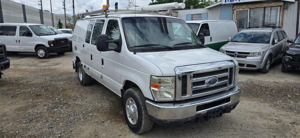Ford Econoline 2011 photo 3