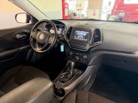 0 Accident, Low Km., Used Jeep Cherokee CW Autoking 2.4 Liter 4 Cyl.,Auto O/D, Selec-Terrain 4x4, Ai... (image 8)