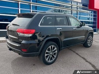 The odometer is 62 093 kilometers below market average! Diamond Black Crystal Pearl 2018 Jeep Grand... (image 5)