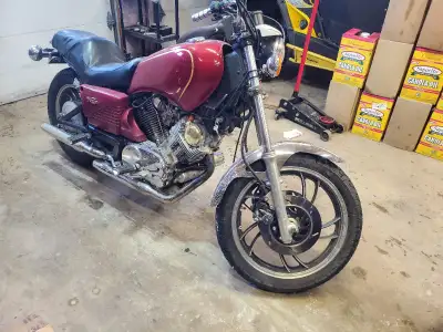 Offering a few bikes. 2 Virago 920s & an XS400. All garage kept, & have recently had the carbs clean...