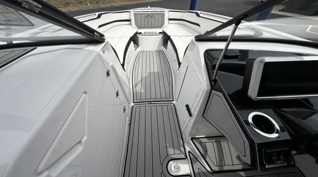 2025 Yamaha 252SE Mist Grey | Trailer included | Yamaha Cash reb in Powerboats & Motorboats in Kawartha Lakes - Image 4