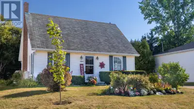 148 Westridge Crescent is a lovely 1.5 storey home with a finished basement and 3 bedrooms and 2 bat...