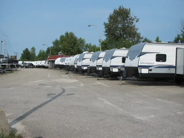 2026 GET PRE-APPROVED BEFORE YOU SHOP- SAVE LARGE-EASY FINANCING in Travel Trailers & Campers in Ottawa - Image 5