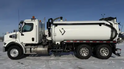 Great condition low mileage Septic Truck: -2024 Western Star 4700 -Cummins ISX12 G (9012 hrs) -Allis...