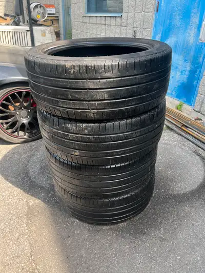 Full set of Pirelli Scorpion Verde all season tires good for 1 season. 235/50/19 5/32nd tread remain...