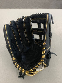 Rawlings Baseball Glove - BRAND NEW