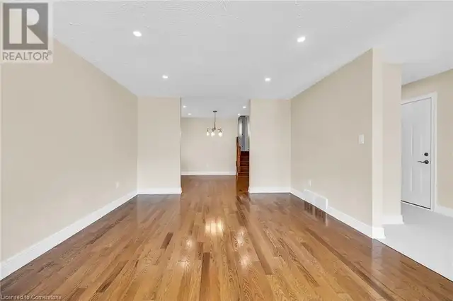 14 GLEN VISTA Drive Hamilton, Ontario in Houses for Sale in Hamilton - Image 9