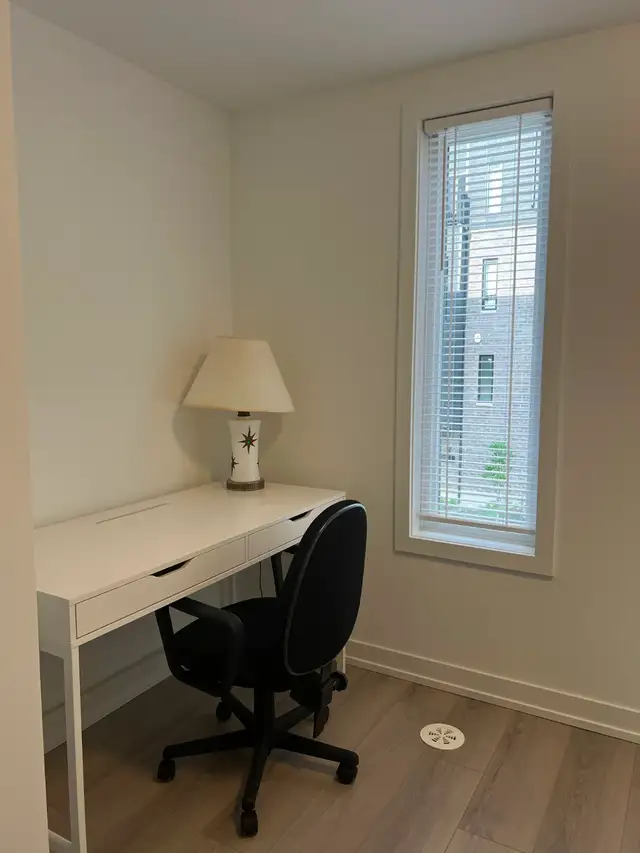 Cozy Private Room with bathroom in Ontario in Canada - Image 3