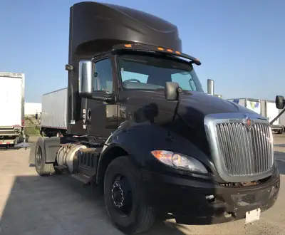 Stock #: V404079 Single Axle Day Cab Tractor, International A26 engine (450) HP, Eaton Endurant tran...