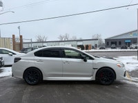 BACK-UP CAMERA, HEATED SEATS, ALL WHEEL DRIVE, BUCKET SEATS, MANUAL TRANSMISSION, AM/FM/CD RADIO, VO... (image 5)