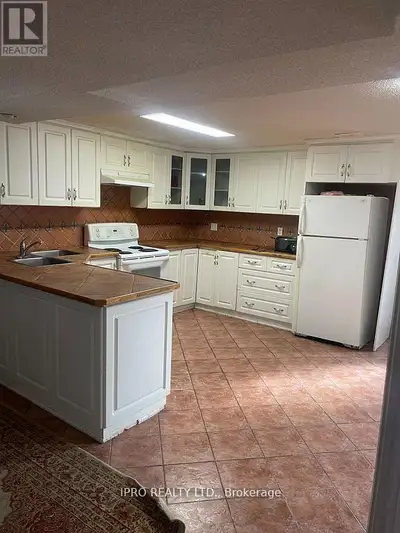 BSMT - 824 PRESTON MANOR DRIVE Mississauga (East Credit), Ontari