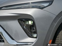 Advertised price is the cash purchase price only and may not be compatible with lease or finance off... (image 8)