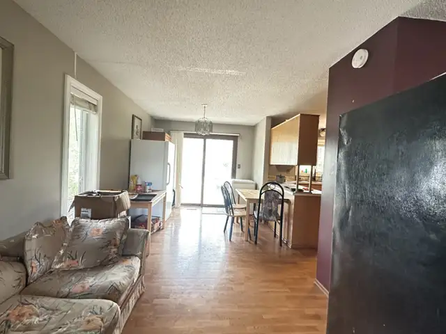 Great Location, Nice Furnished room close to U of R for Rent in Room Rentals & Roommates in Regina - Image 3