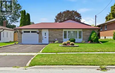 This Meticulously Maintained 3-Level Backsplit is Situated in a Great Location of Oshawa, Directly A...