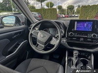 This Toyota Highlander delivers a Intercooled Turbo Regular Unleaded I-4 2.4 L/146 engine powering t... (image 8)