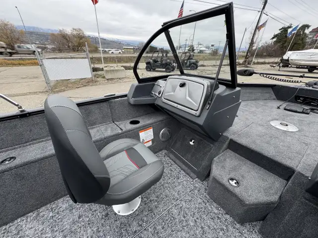 2026 TRACKER Pro Guide V175 CB Fishing Boat in Powerboats & Motorboats in Calgary - Image 22