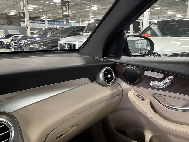 2019 Mercedes-Benz GLC GLC300|4MATIC|NAV|CREAMSEATS|AMGALLOYS|WO in Cars & Trucks in City of Toronto - Image 18