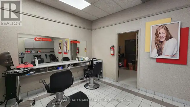 3 - 1717 BANK STREET Ottawa, Ontario in Commercial & Office Space for Rent in Ottawa - Image 10