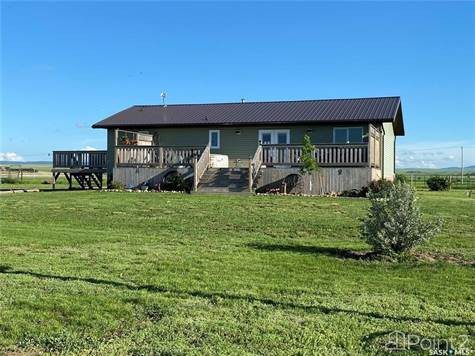 Schneider Acreage in Houses for Sale in Swift Current - Image 3