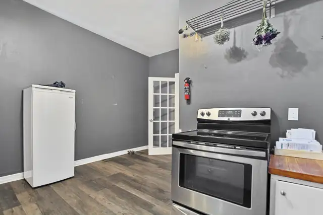 230 Percy Street - 2 Bedroom Lower Unit - Move-In Ready! - 2 Bed in Long Term Rentals in Ottawa - Image 14