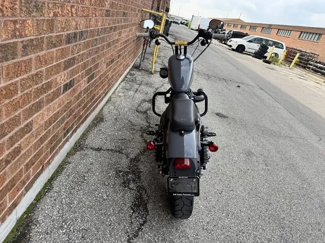 2022 Harley-Davidson Iron 883 **VANCE & HINES PIPES** **TONS OF  in Street, Cruisers & Choppers in Markham / York Region - Image 18