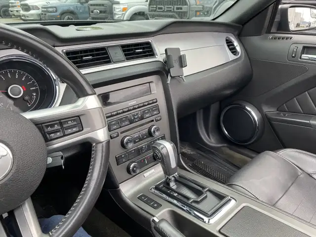 2014 Ford Mustang V6 Premium in Cars & Trucks in Cornwall - Image 25