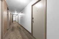 Conveniently located beside Lincoln Fields Shopping Centre near Britannia Beach, Lakeview Apartments... (image 5)