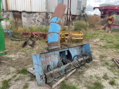 Welcome to Stoneage Equipment Selling this Lucknow 6ft snowblower. It's 3pth. We're a small equipmen...