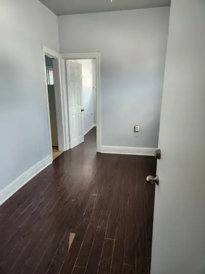 UNIT RENTAL AVAILABLE IN HAMILTON AREA