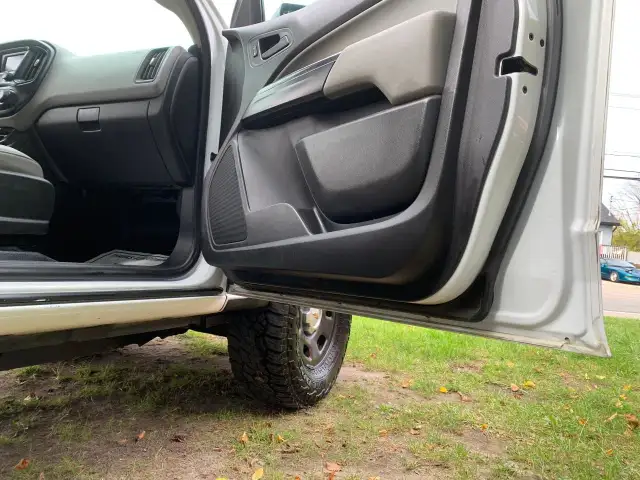 2015 Chevrolet Colorado EXT CAB 4CYL 6 SPEED CERTIFIED in Cars & Trucks in Guelph - Image 25