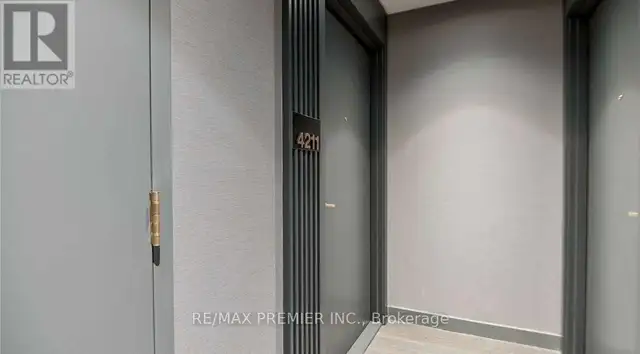 4211 - 898 PORTAGE PARKWAY Vaughan (Vaughan Corporate Centre), O63005669640707121