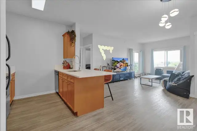 #429 16807 100 AV NW Edmonton, Alberta62864393745922121