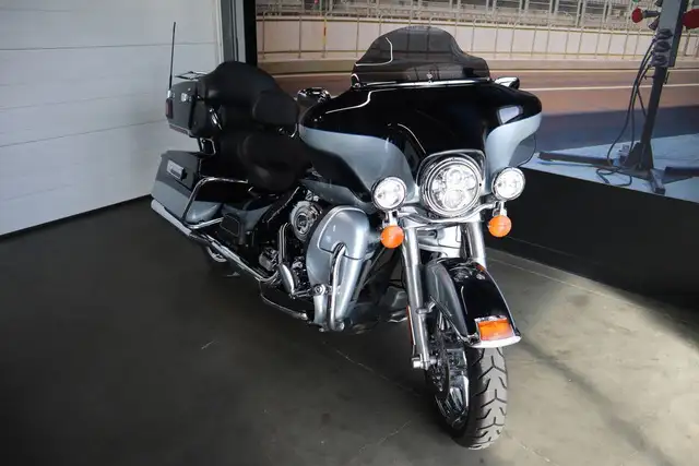 2012 Harley-Davidson Touring FLHTK - Electra Glide Ultra Limited in Sport Touring in Edmonton - Image 14