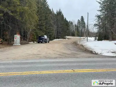 Terrain situé à Notre-Dame-de-Pontmain au 48 chemin de la Babiche Superficie de 49 438 pi2 avec 150...