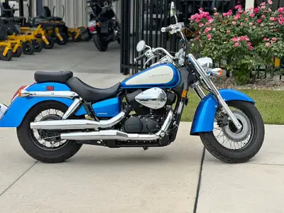 APPLY NOW: https://www.ridecollective.ca/get-pre-approved 2022 HONDA SHADOW • V-twin engine deliveri...