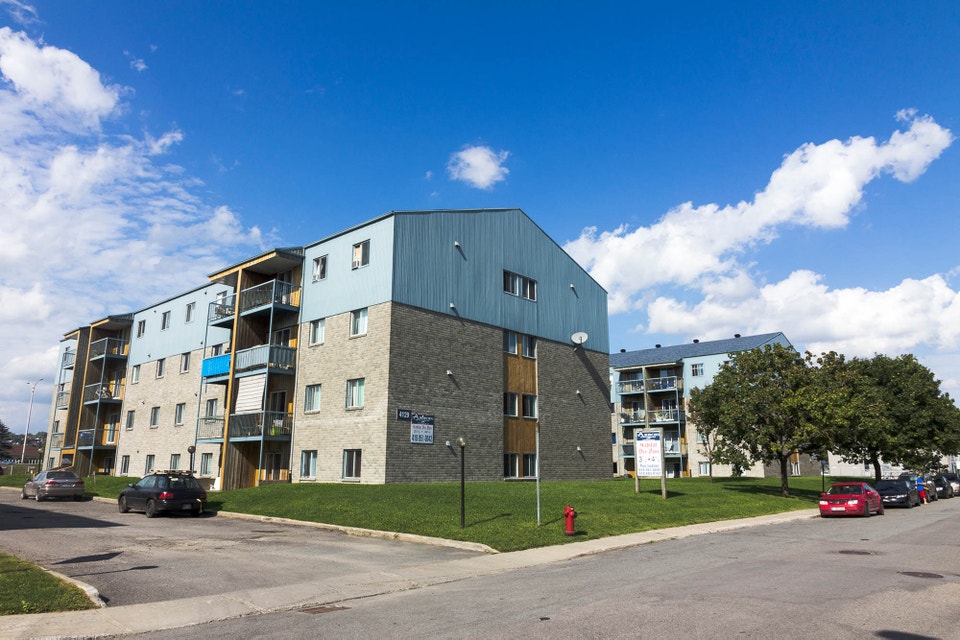 4 1/2 Charlesbourg Place Gros Pin libre ou décembre 2