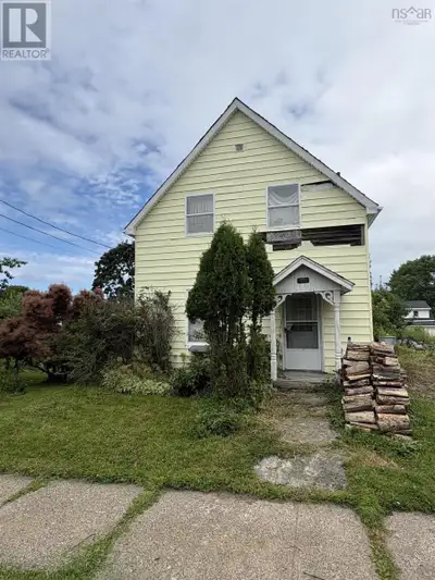 Welcome to Trenton, where this 3-bedroom, 1.5-bath home offers a great opportunity for the right buy...