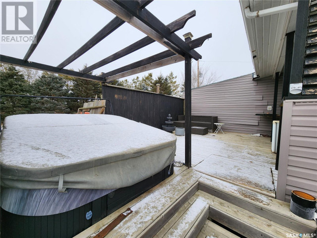 Roughbark Acreage Lomond Rm No. 37, Saskatchewan in Houses for Sale in Regina - Image 4