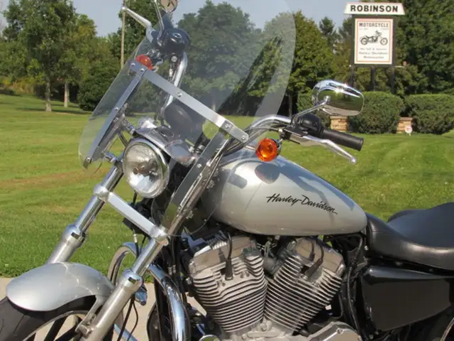 2014 Harley-Davidson XL883L Sportster SuperLow 1 Owner, ONLY 14, in Sport Touring in Leamington - Image 18