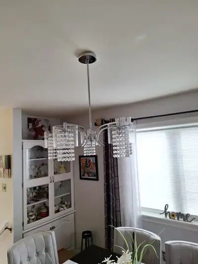 Dining room chandelier. Great condition. Five lights. Dimmable bulbs included.