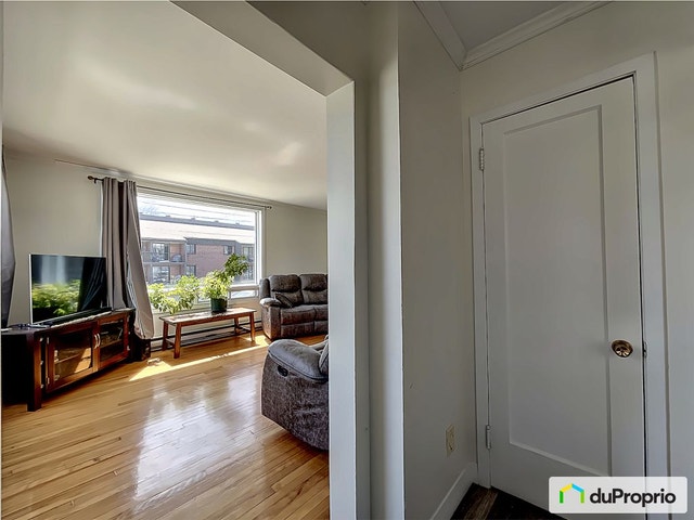 $474,999 - Triplex for sale in Shawinigan (Shawinigan) — photo 2