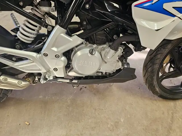 2019 BMW g 310r motorcycle abs Project or Parts Bike in Motorcycle Parts & Accessories in Winnipeg - Image 11