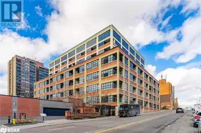 Stunning loft penthouse unit located in Arrow Lofts Condominiums minutes from downtown Kitchener. Br...