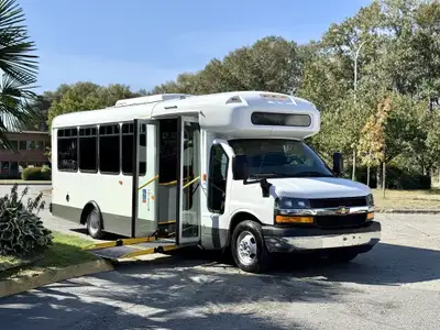 2014 Chevrolet Express 4500 Duramax 19 Passenger including driver ThermoKing Rear Air Conditioning /...