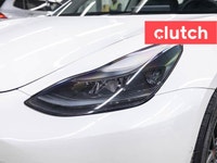 NO ACCIDENTS / CLEAN CARFAX / 1 OWNER / Power Tailgate/Hatch, Auto Dimming Rearview Mirror, Front He... (image 7)