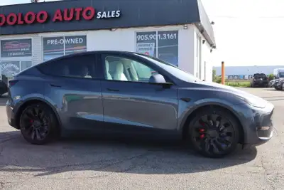 ACCIDENT FREE Dual Motor AWD Elevate Your Drive With This 2022 Tesla Model Y Performance AWD. This E...